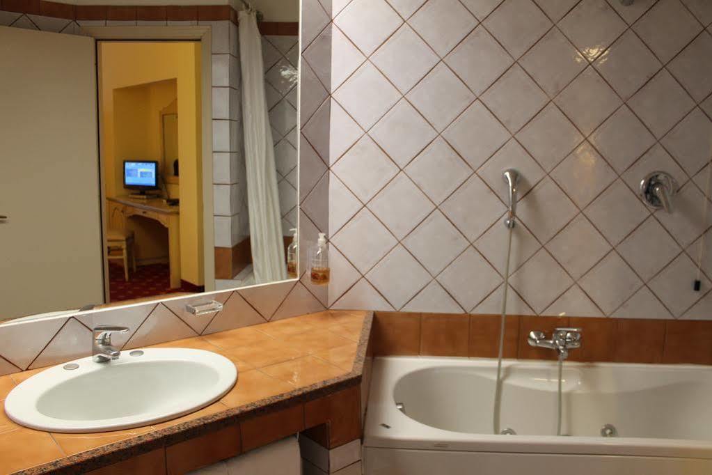 Hotel Grillo Assemini Extérieur photo